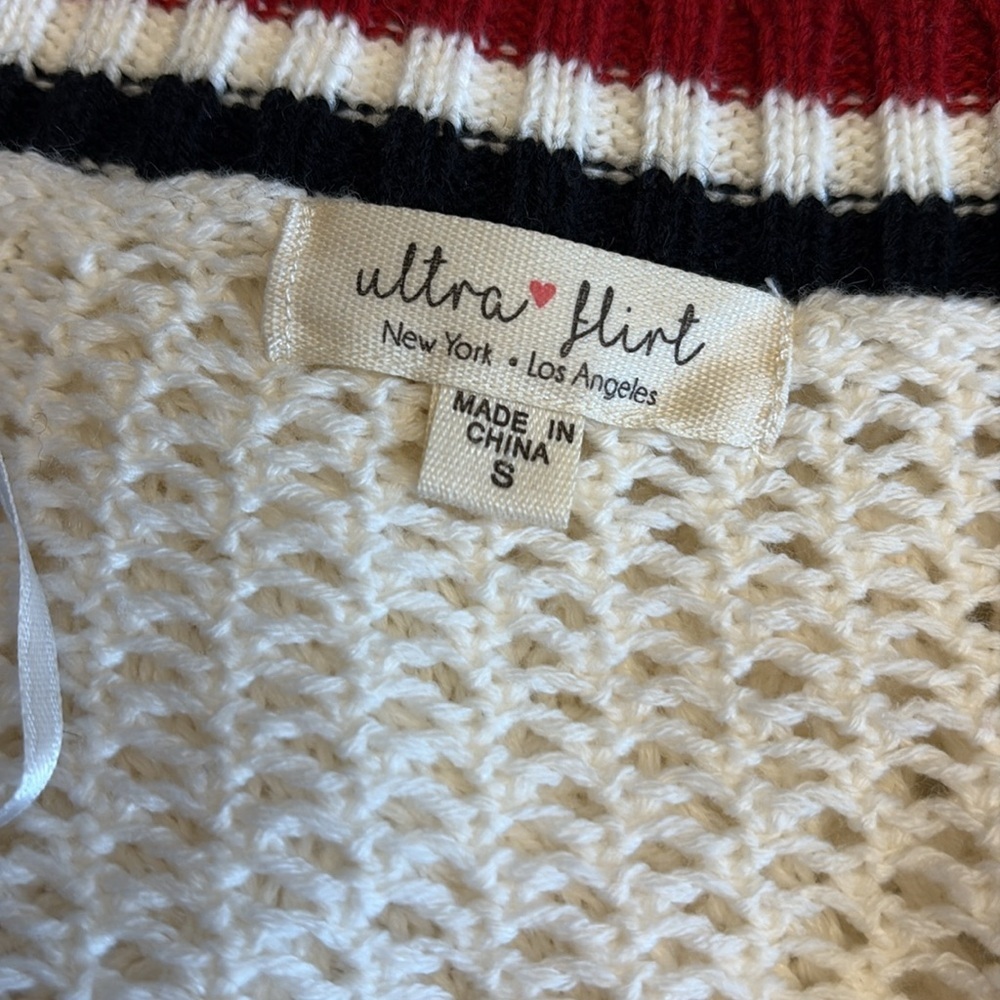Ultra Flirt sweater V-neckline long sleeves stripes @neckline crocheted Sz small - Picture 7 of 9
